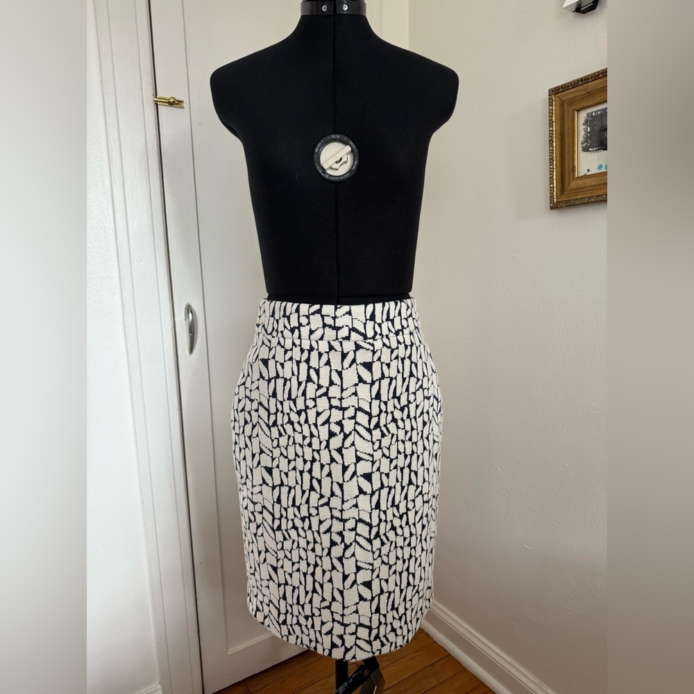 Ann Taylor - Navy and White Midi Skirt - 2P - NWOT